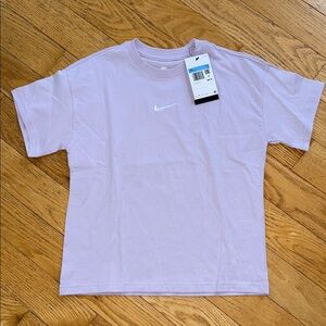 NWT Kids Nike Tee size Medium